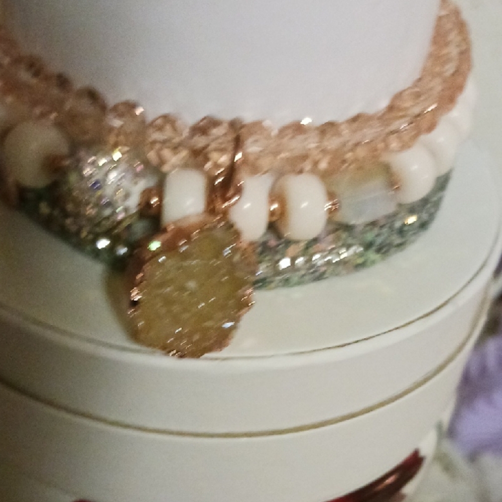 Elegant Gold and White Beaded Bracelet